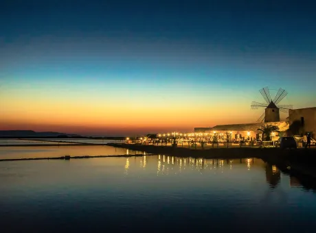 1537px museo del sale presso le saline di nubia al tramonto