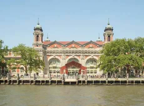 1920px ellis island immigation museum 01938