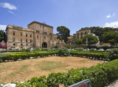 1920px kalsa palermo italy panoramio 20