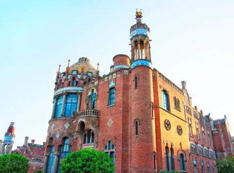 building hospital de sant pau barcelona spain english it is called as hospital holy cross saint paul it used be hospital now it is museum