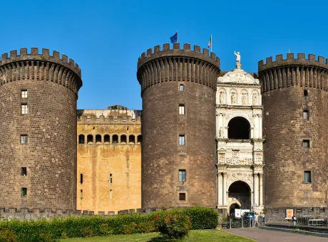 castel-nuovo-napoli.jpg