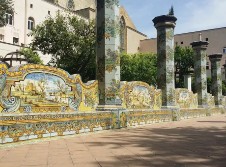 chiostro-santa-chiara-napoli.jpg
