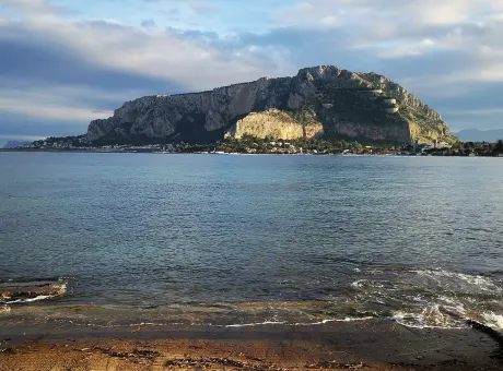 Spiaggia di Mondello a Palermo
