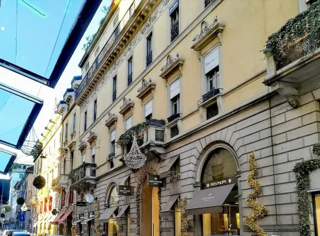 monte-napoleone-milano.jpeg