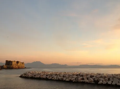 napoli-castel-ovo.jpg