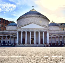 Piazza del Plebiscito a Napoli