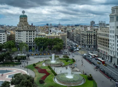 placa de catalunya catalonia square barcelona spain barcelona cityscape against cloudy sky