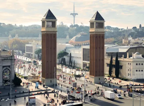 plaza spain venetian towers national palace barcelona marathon
