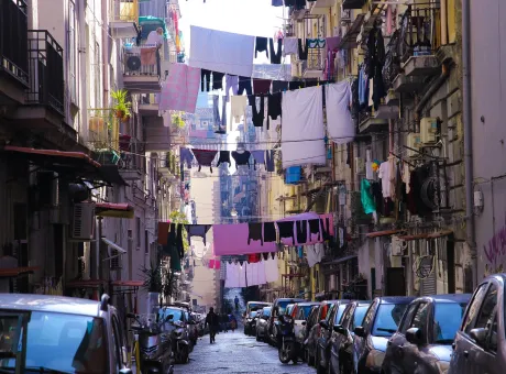quartieri-spagnoli-napoli.jpg