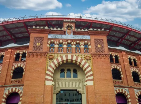 shopping mall arenas de barcelona entrance cloudy sky